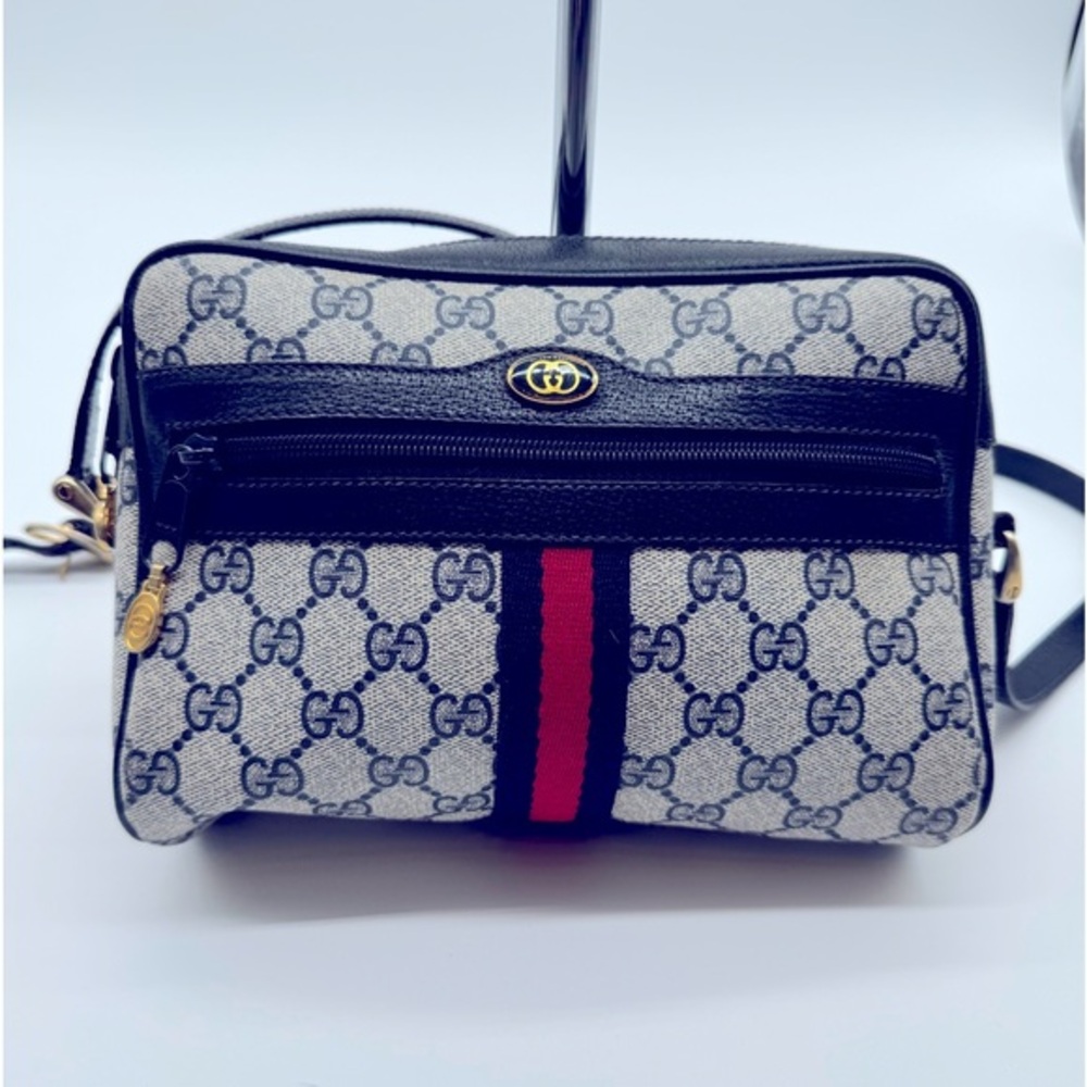 ❌SOLD ❌Gucci Supreme Shoulder Bag